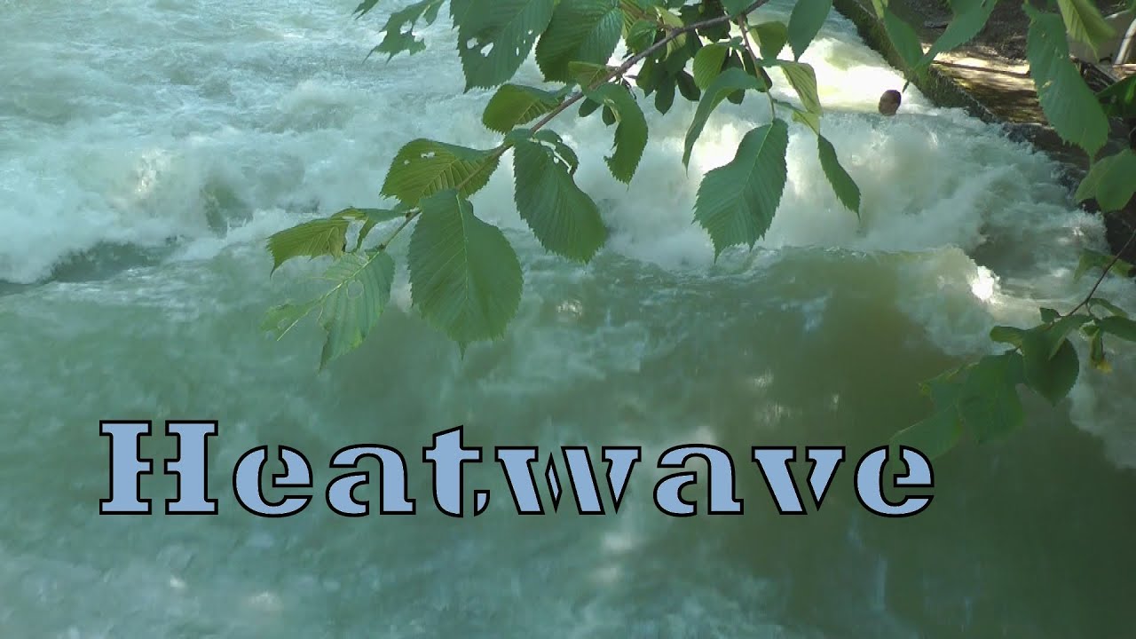 Zur Abkühlung - Eisbachwelle München