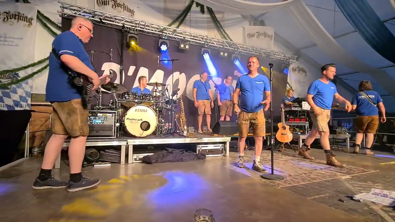 Frühlingsfest Wasserburg Stimmung mit der Band 'd'Moosner'
