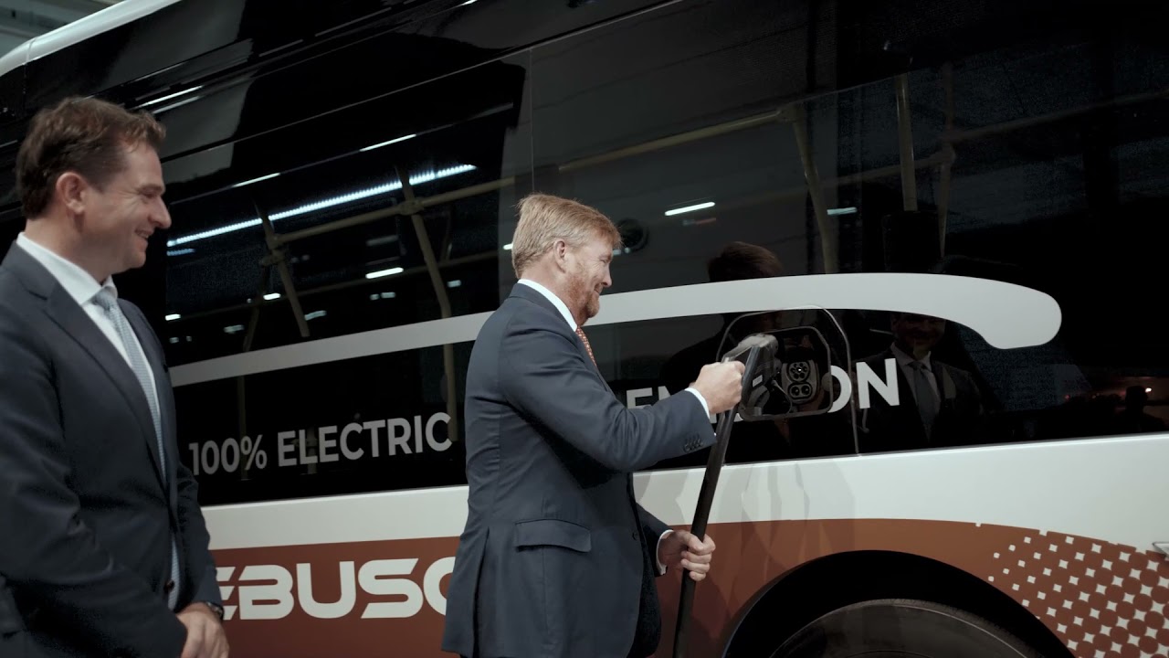 His Majesty the King opens factory hall Deurne