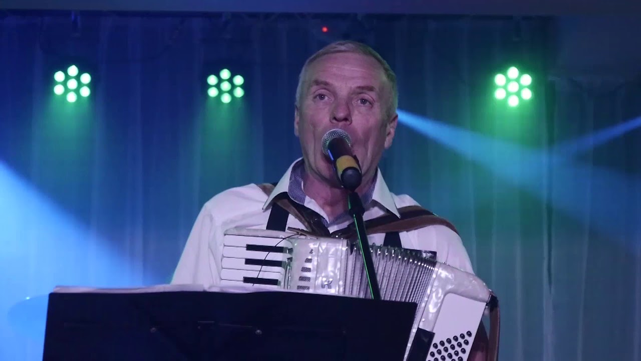 Grupė '' Už kūtės ''