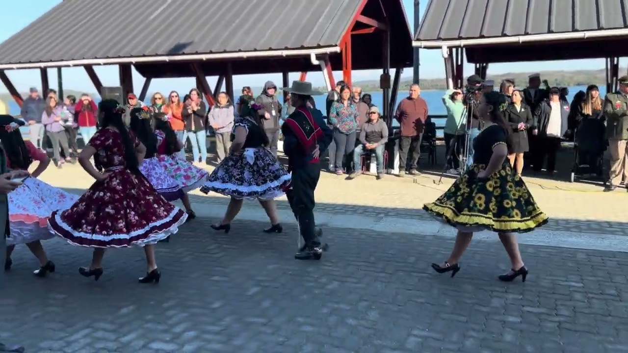 Desfile 21 de Mayo 2024, en costanera en Melinka