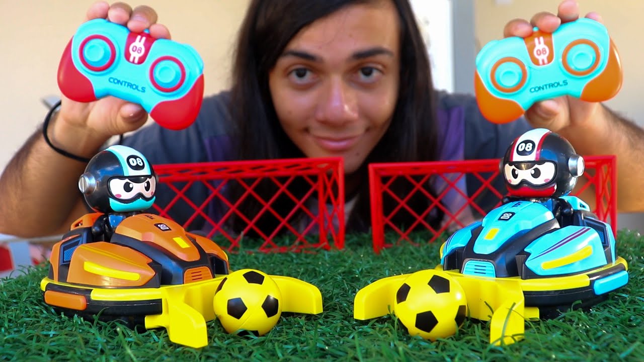 Joguei FUTEBOL com Carrinhos de Controle! ⚽🚗