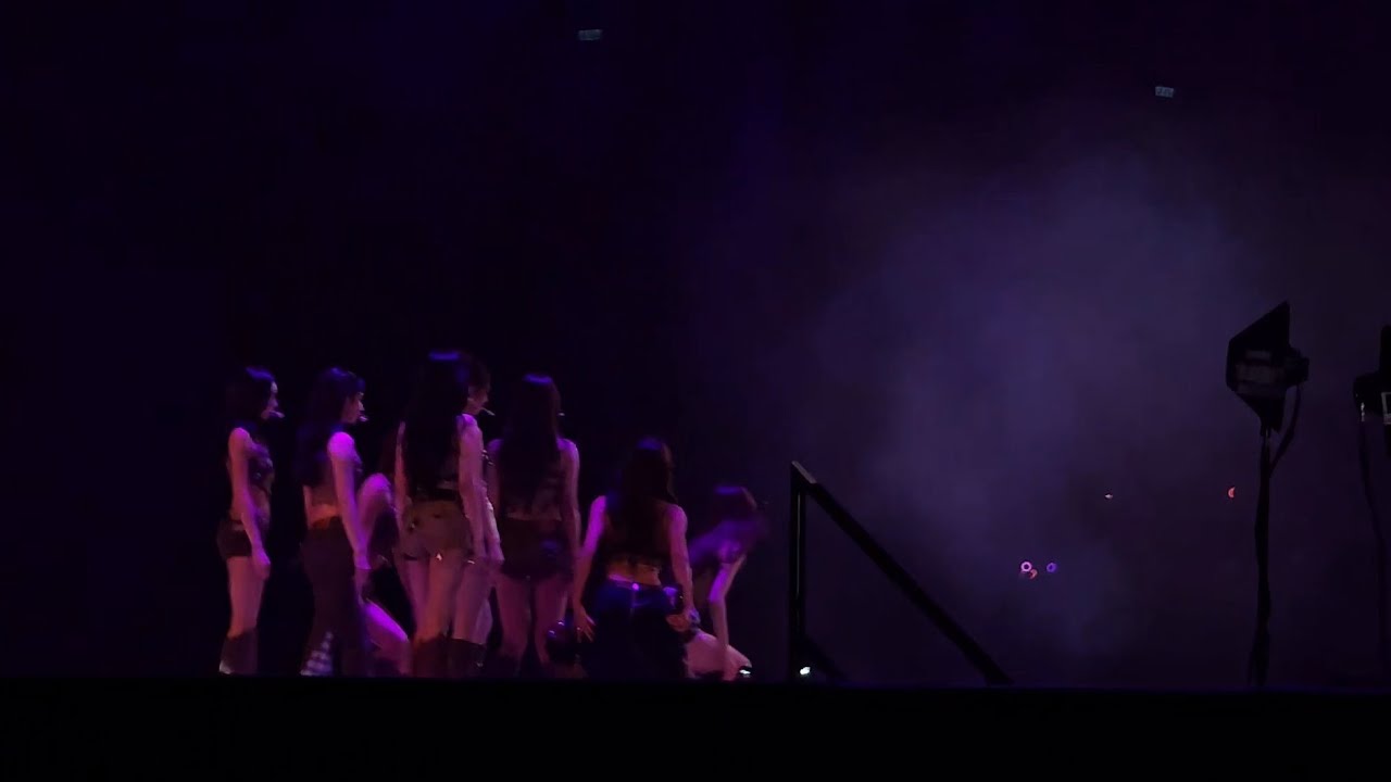 [FANCAM] TWICE (트와이스) - Cry For Me | This is For World Tour in Bulacan 2025.10.04 [4K]