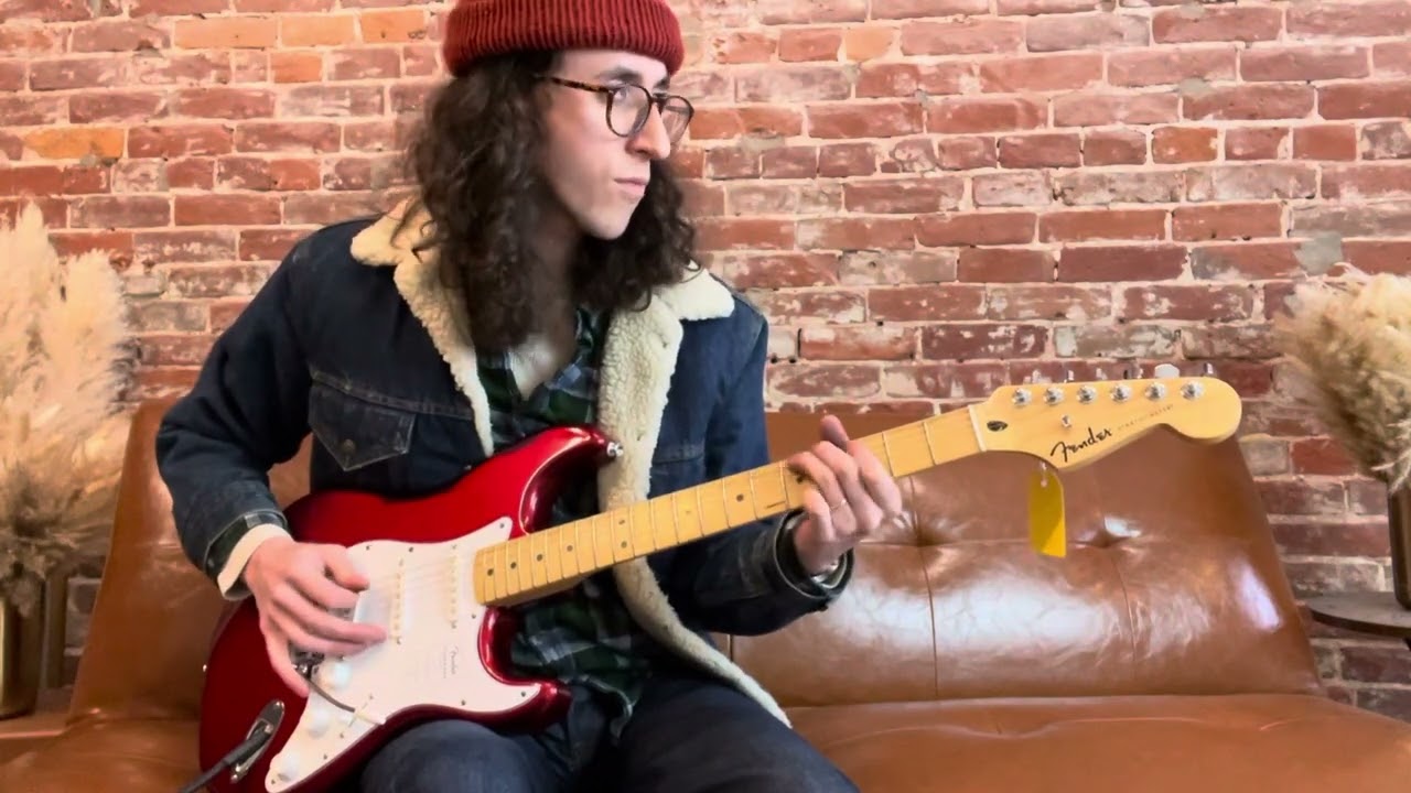 Обзор и демонстрация Candy Cola Fender Standard Series Stratocaster