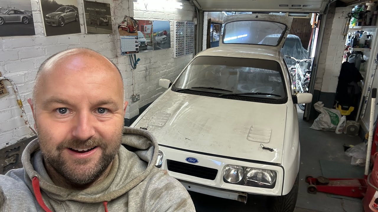 Реставрация Sierra Cosworth завершена.