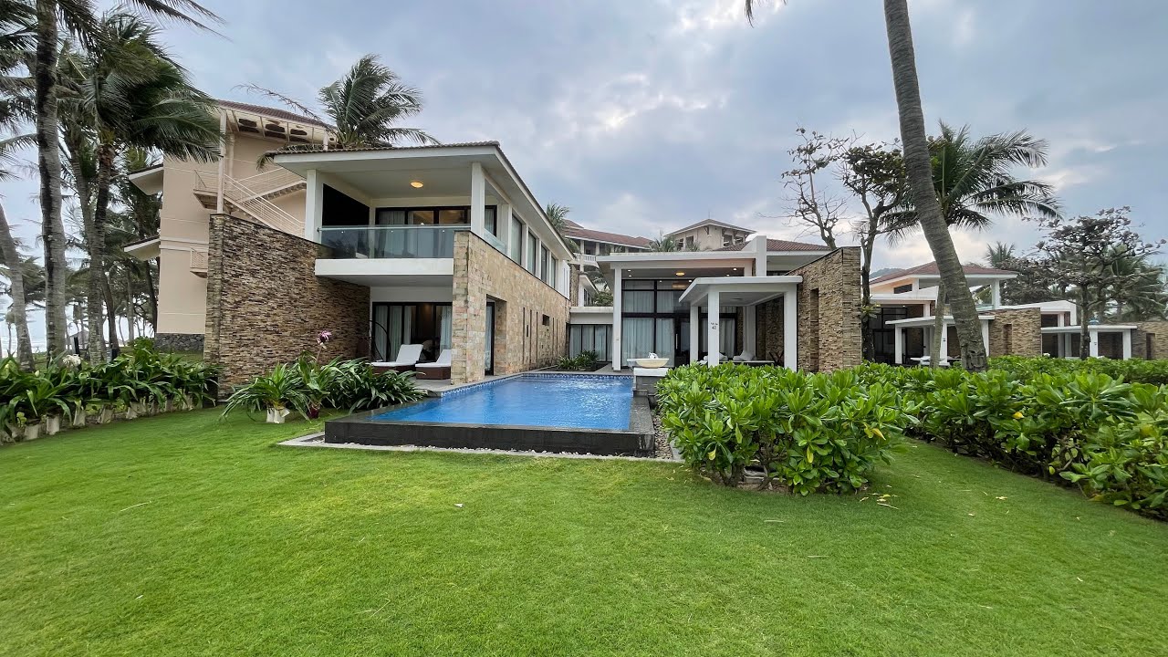 Cần bán siêu phẩm villa trực diện biển hơn 800m2