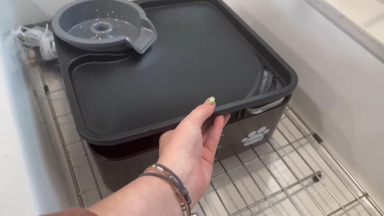 Kastty 2 Gallon Dog Water Fountain - Ultra Large/Wide Pet Water Fountain