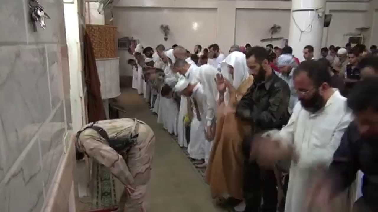 خطبة و صلاة عيد الفطر لقائد جيش الإسلام الشيخ  زهران علوش من الغوطة الشرقية 2014