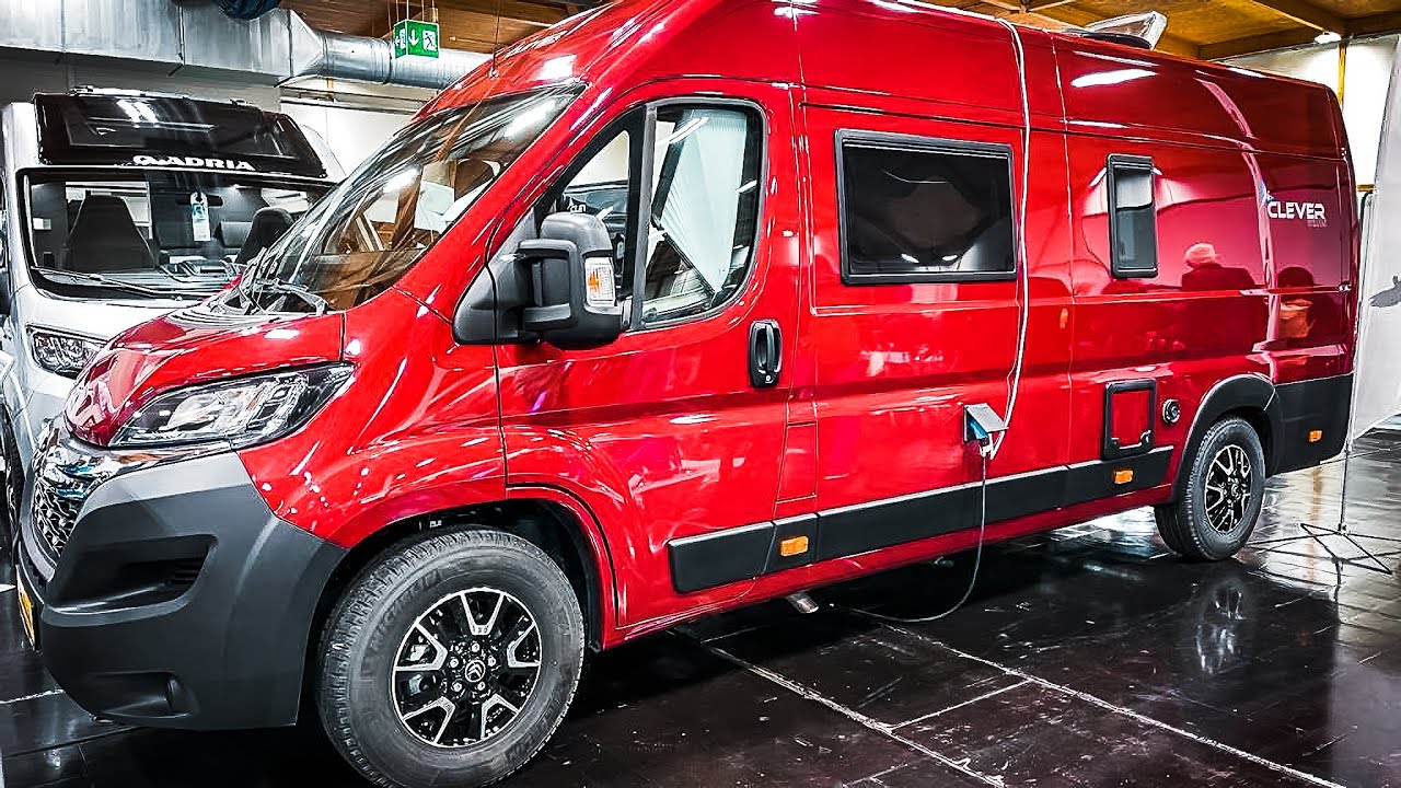 Viel Platz im Kastenwagen | Clever Runner 636 | Längsbetten bis zu 2,06m | TOURISMA 2022 Magdeburg