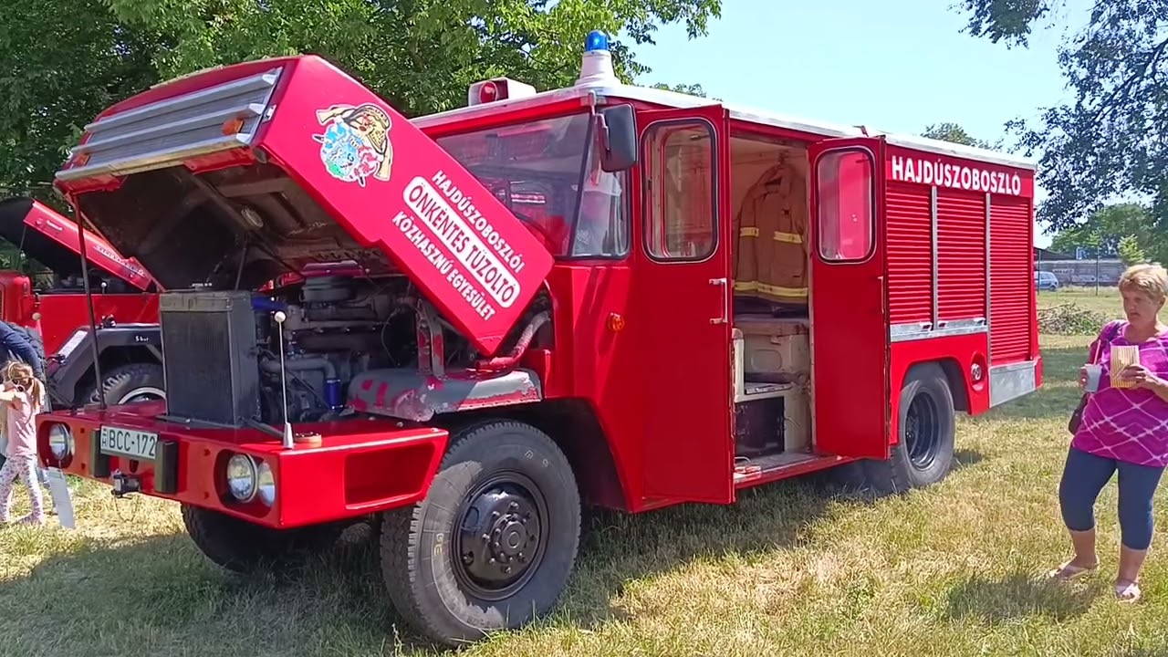 Ikarus 526 siren demo