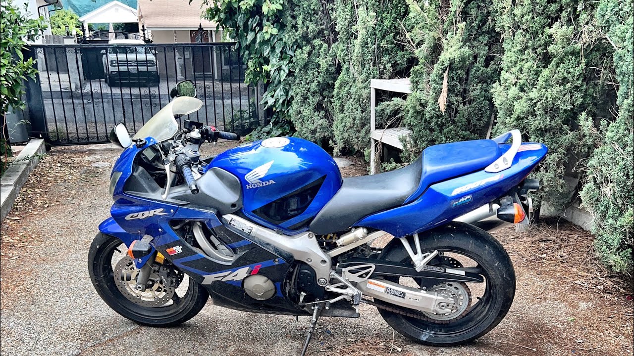 Honda 2006 CBR 600 F4I Oil Change