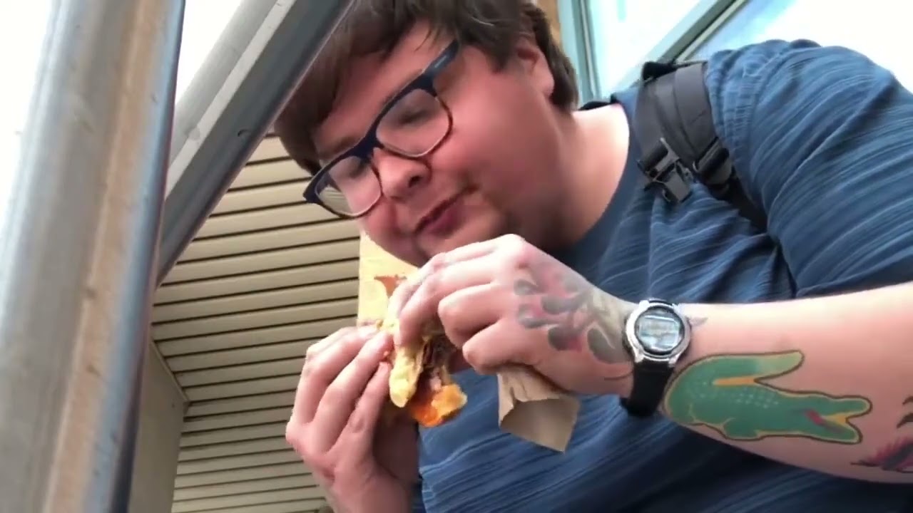 Arby&rsquo;s Double Beef and Cheddar Unwravelling 🎁
