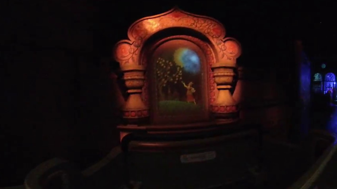 360/VR Mystic Manor ride-thought in HK Disney(First Carriage)