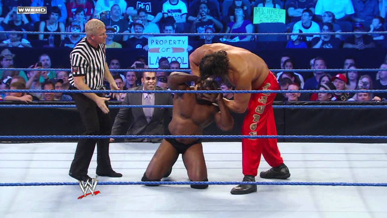 Friday Night SmackDown - Ezekiel Jackson vs. The Great Khali