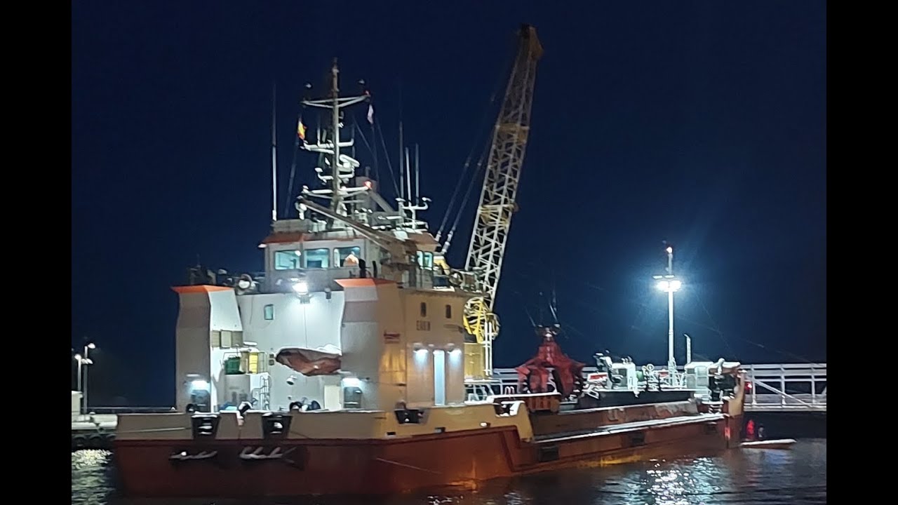 liebbherr 876 - Spain Power dredger Omvac Doce 8m3 at once 4 tons showel