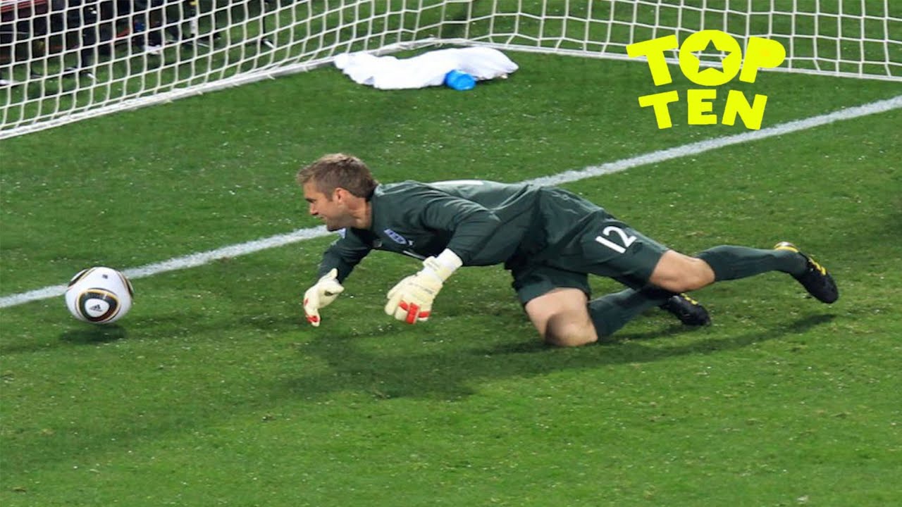 10 Worst Goal Keeper Moments
