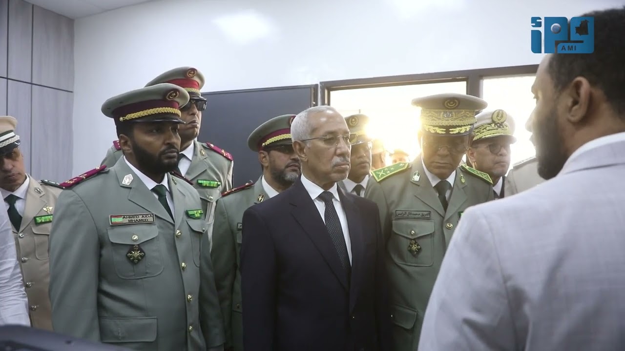 وزير الدفاع وشؤون المتقاعدين وأولاد الشهداء يدشن المركز العسكري للتطبيب عن بعد