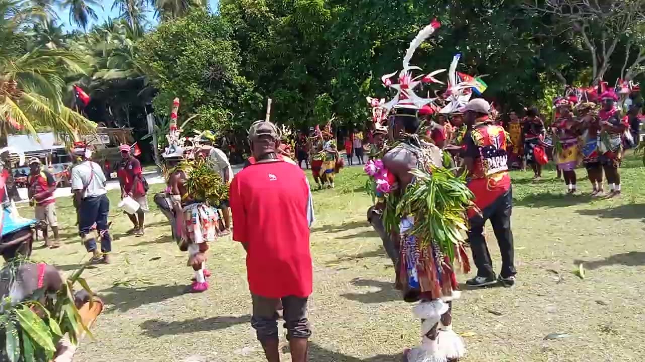 🇬🇦 Malai Island SIASSI 🏝, student performing traditional SIA dance, 50th Anniversary PNG 🇵🇬