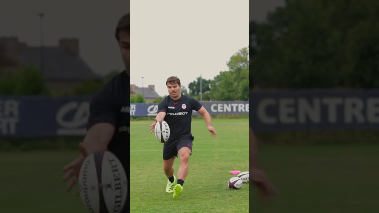 Joe Tekori est un cheat code pour attraper les ballons 🤣🔴⚫ #stadetoulousain #rugby #shorts
