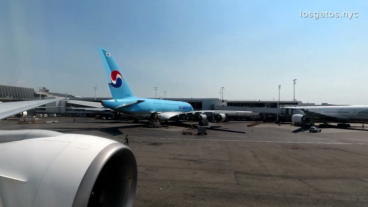 JAL B777-300ER Full Pushback, GE90 Startup & Takeoff - JFK [4K unfiltered]