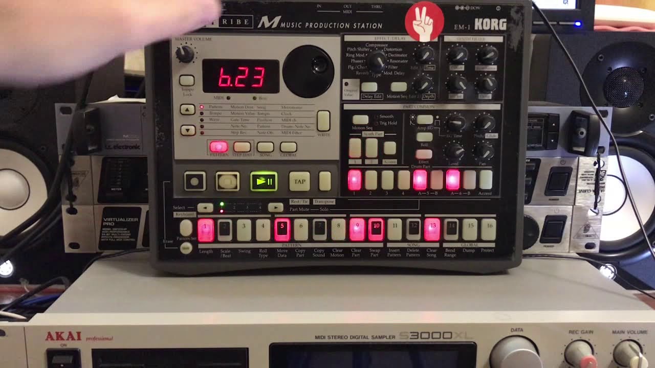 KORG EM-1 factory demo pattern,song