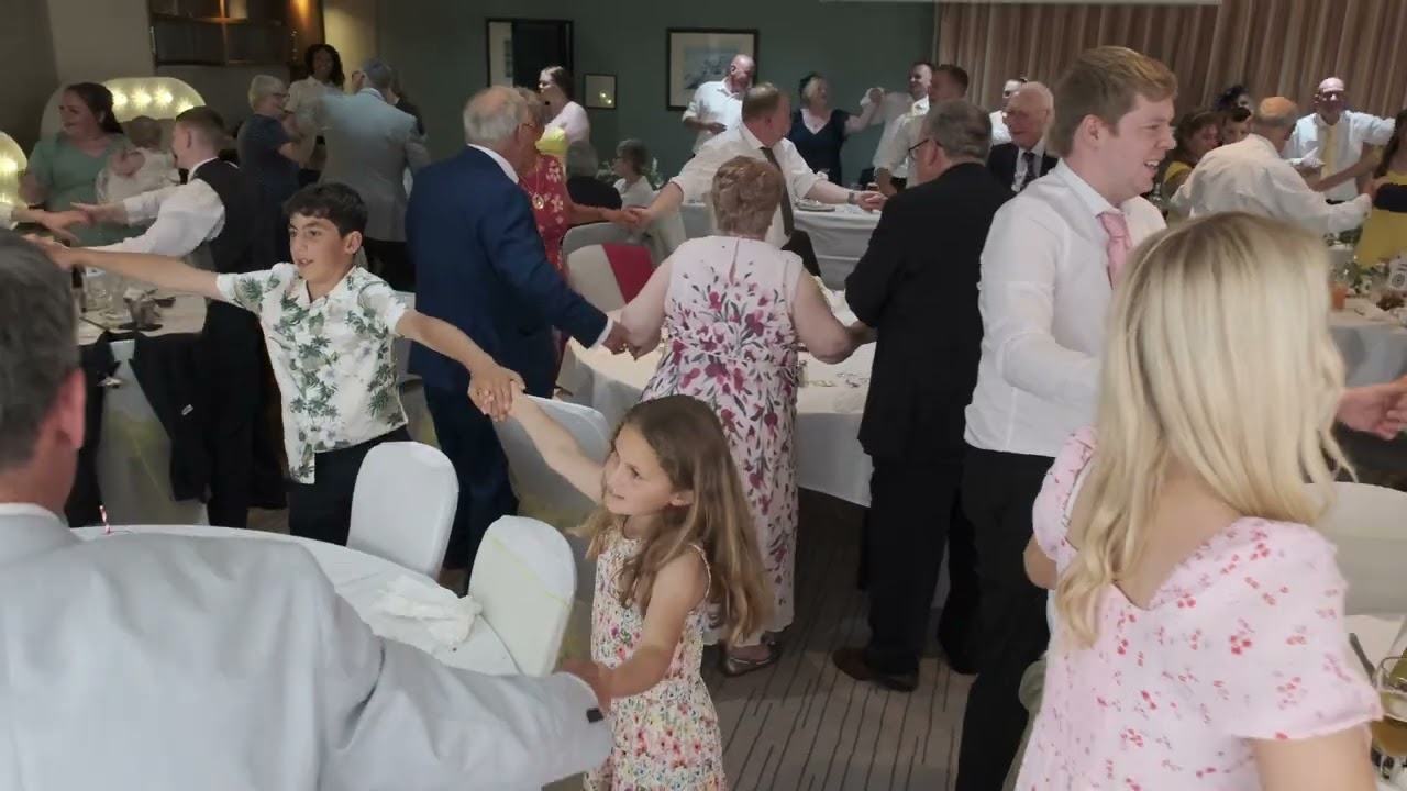 Surprise Singing Waiters Wedding In Cambridge - Luke and Kiszy -  Surprise Singers - Singing Waiters