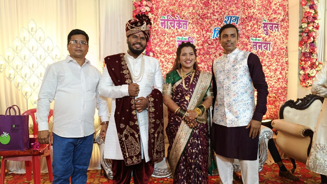 लग्नाला चला  पुर्ये,साखरपा ते पाली ट्रकणे गेलो लग्नाला 😍 चि. सौ. का. तन्वी आणि चि. नचिकेत शुभविवाह