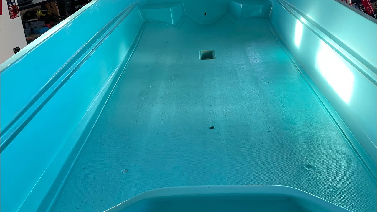 67’ Boston Whaler 17ft DIY restoration #7 first coat of Whaler Blue from Total Boat goes on!