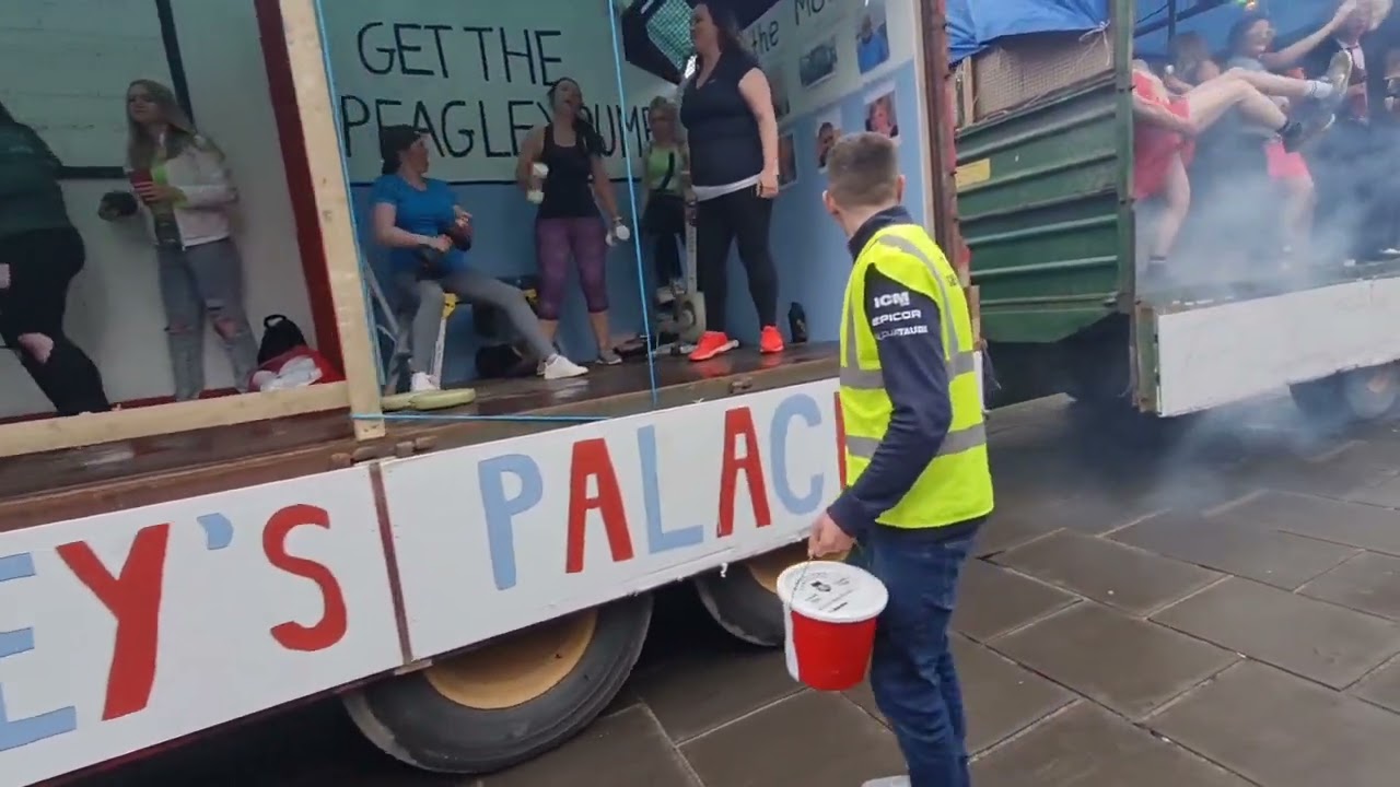 Stromness Shopping Week 2022 parade.