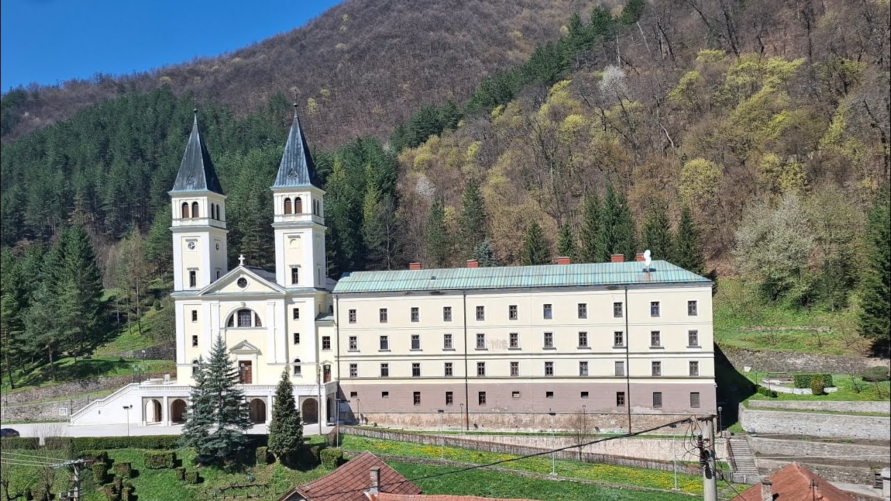 Najljepša sela u Bosni i Hercegovini.  Kraljeva Sutjeska. Dala operne pjevače, nogometaše.