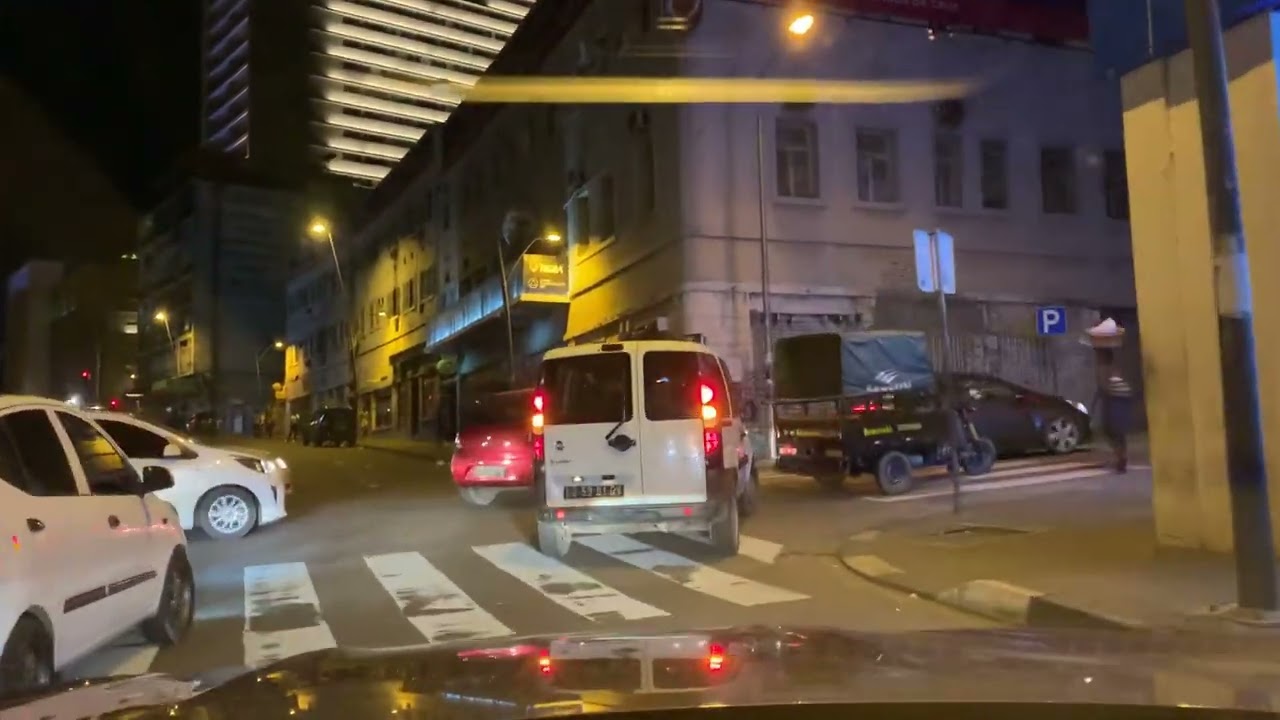 Dirigindo à noite em Luanda