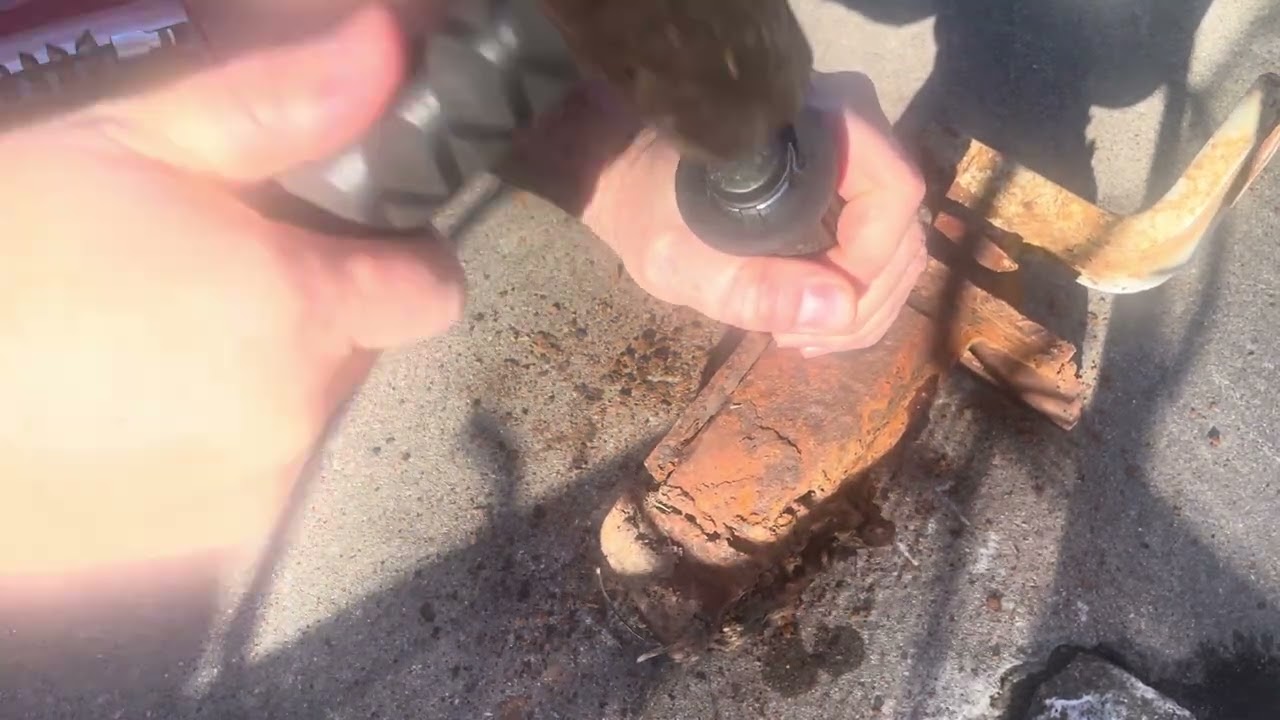 Man Versus Rusty Tow hitch: Round #2