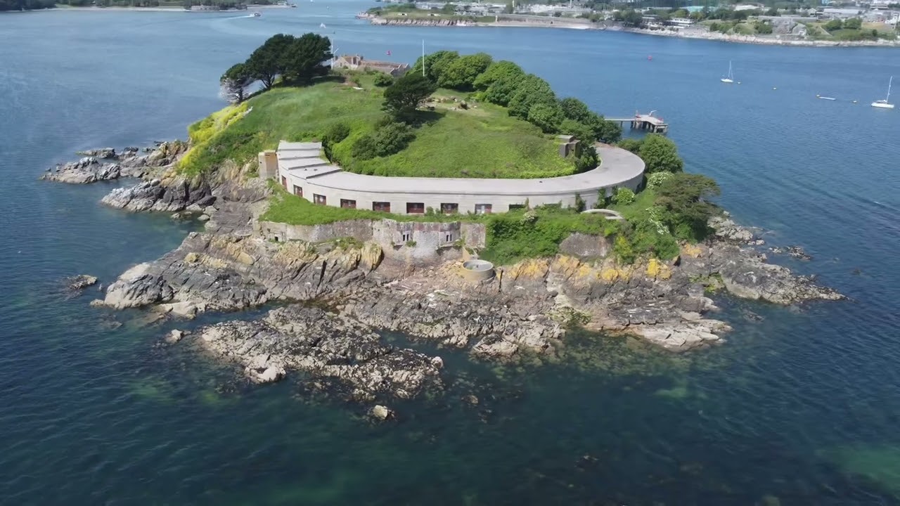 DRAKE’S ISLAND, today. Thanks to the Drakes island company.