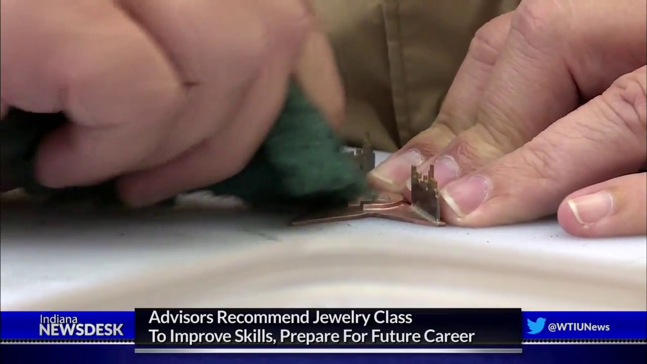 Pre-Dental Students Use Jewelry Making Class To Improve Dexterity