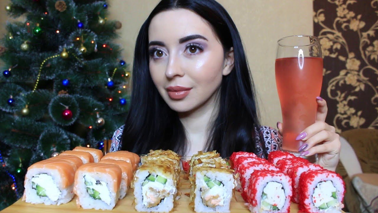 ОБО ВСЕМ И НЕ О ЧЕМ / РОЛЛЫ И АЙКА MUKBANG не asmr Ayka Emilly