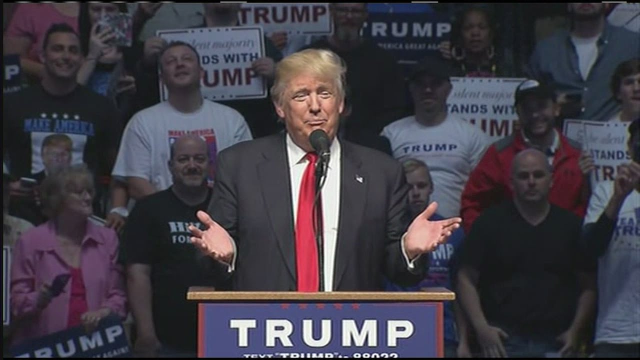 Donald Trump speaks with Bobby Knight at Indiana State Fairgrounds
