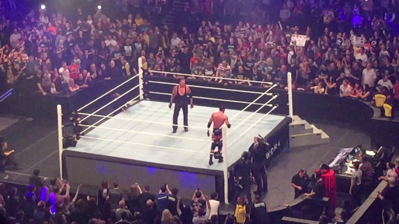 The Undertaker confronts Wade Barrett (UK House Show 10/11/15)