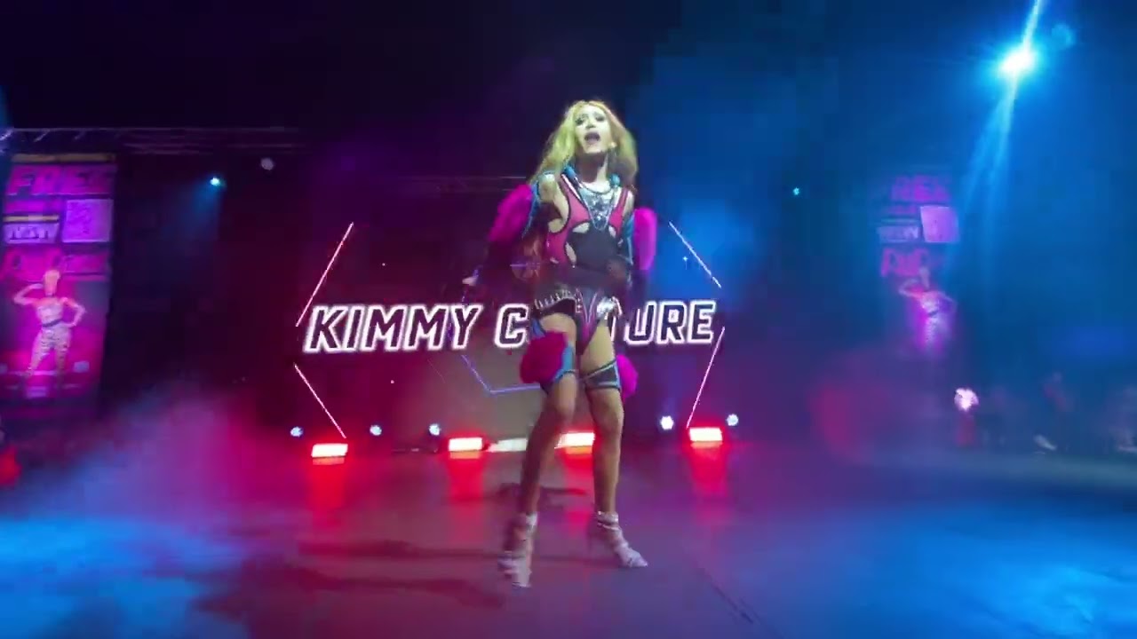 Kimmy Couture @ DragCon UK 2023
