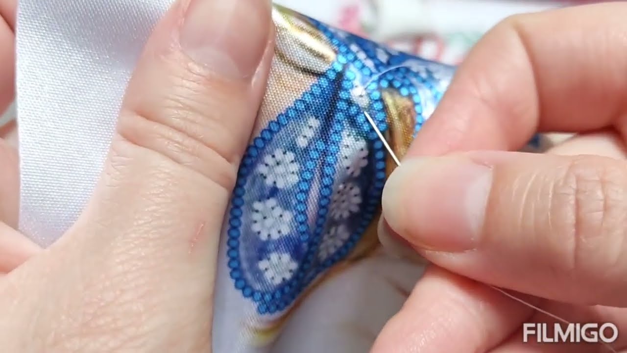 BRODERIA CU MARGELE (BISER).