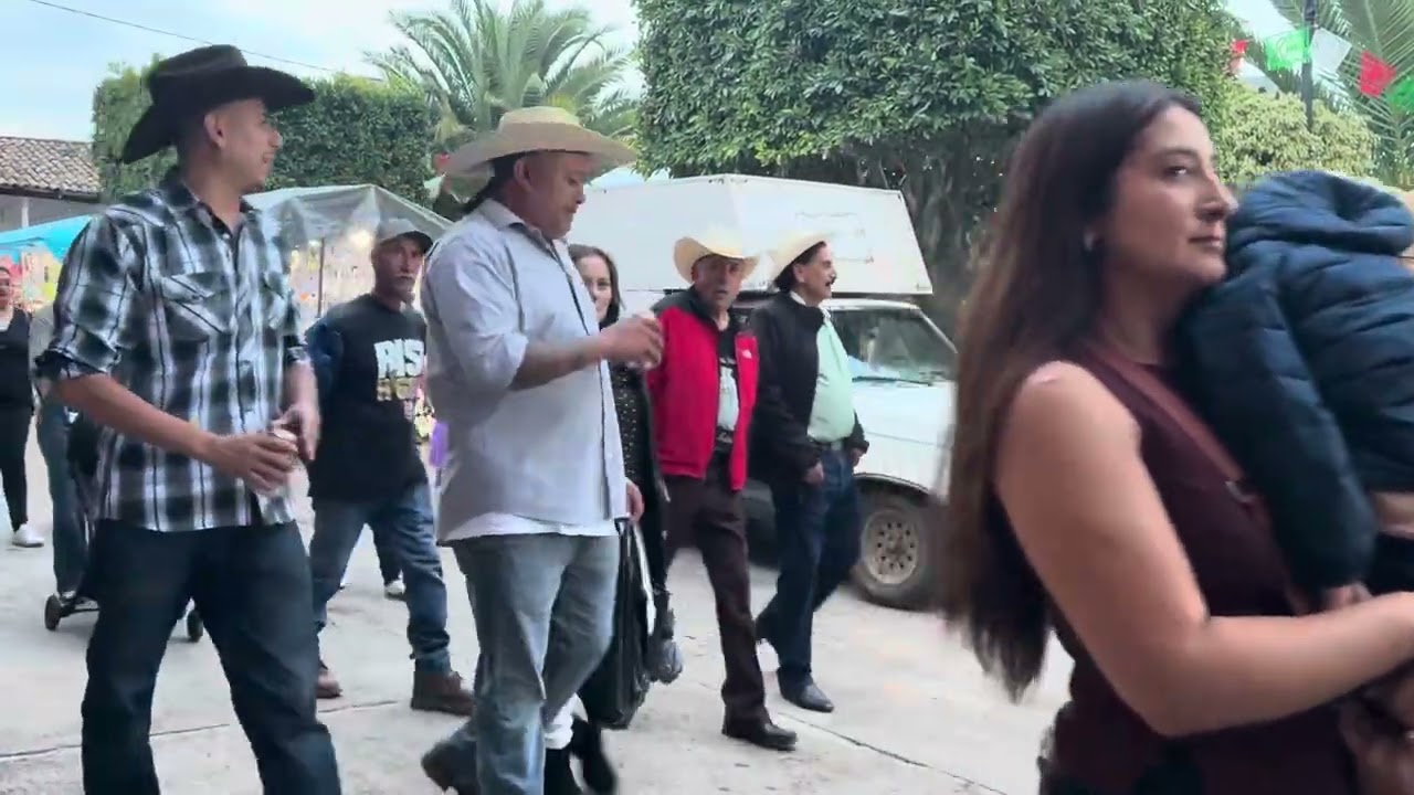 Tendeparacua recibiendo la virgen de la merced en la plaza￼