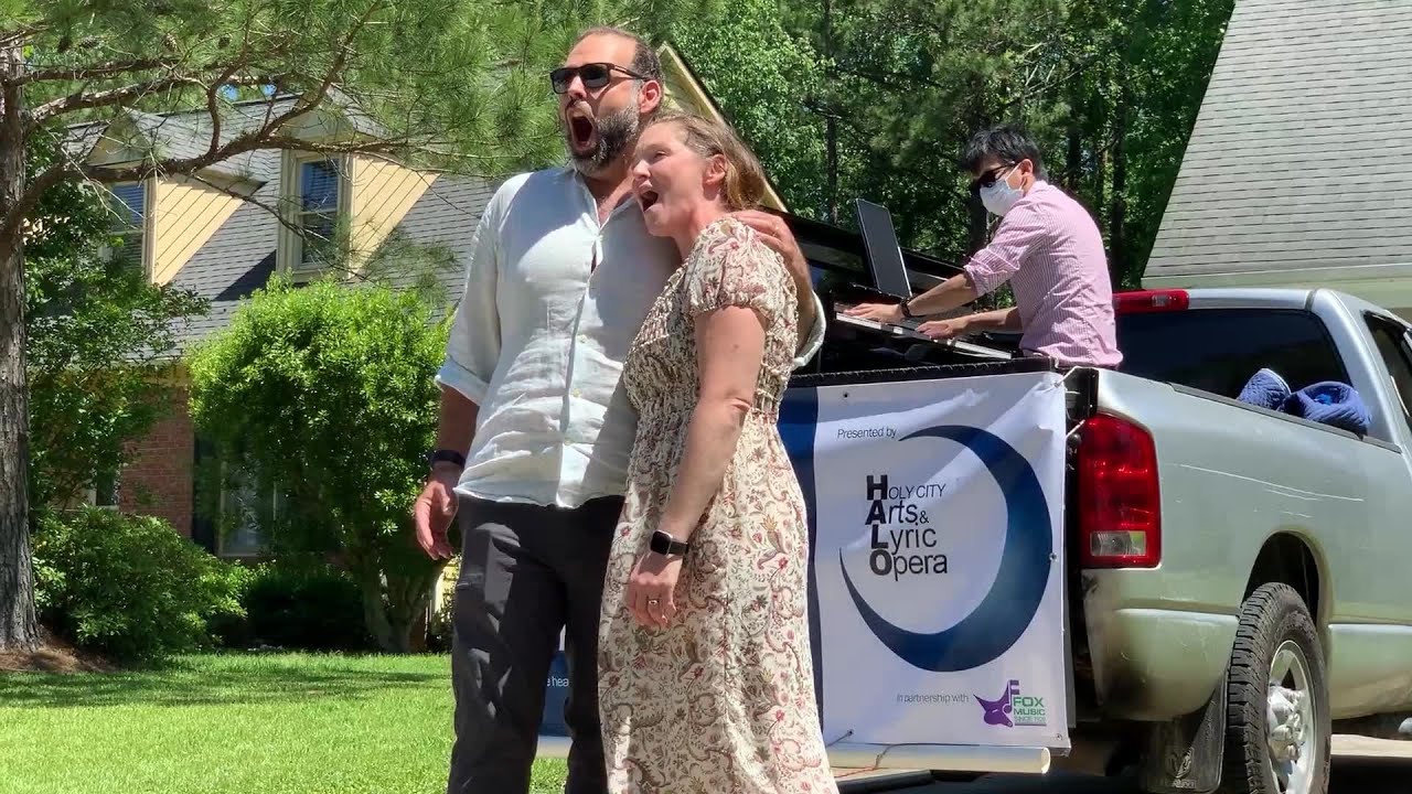 Social Distance-Sing: Opera in the driveway