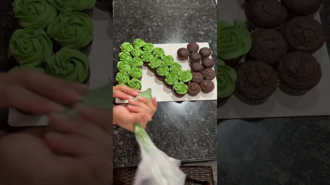 DIY Jurassic World Cupcake Cake  #dinosaurcake #jurassicworld #cakedecorating #cake #baking #cupcake
