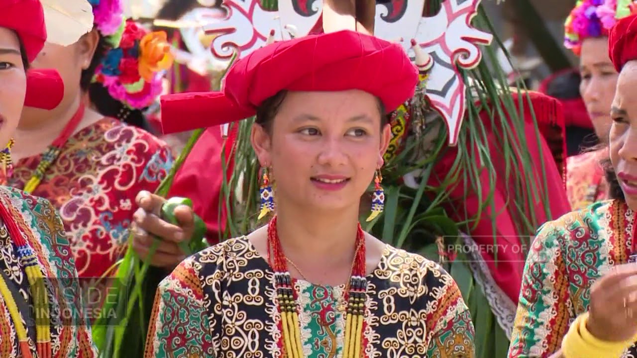Inside Indonesia - Terang Redup Tradisi Dayak