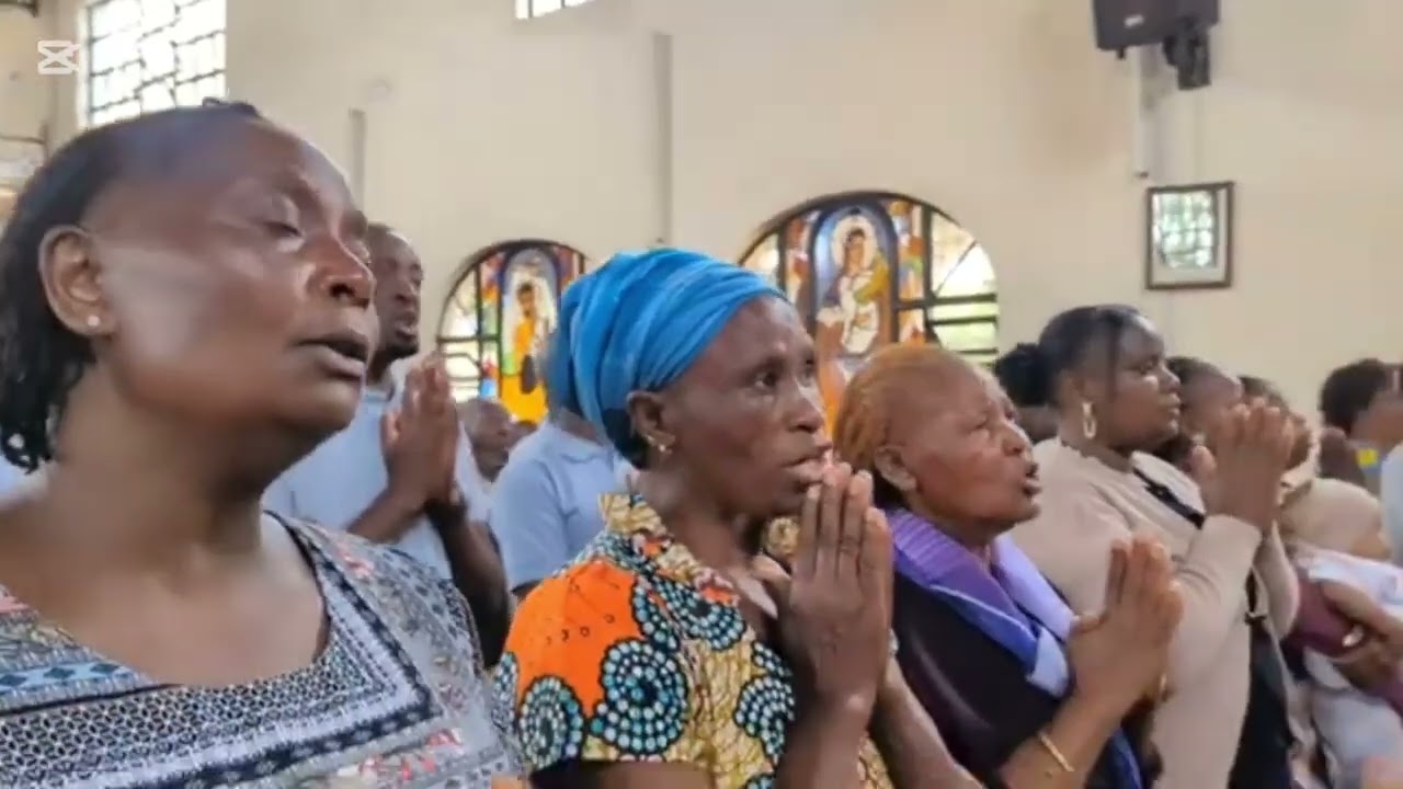 Bwona Utuhurumie sung by a beautiful Catholic choir during a Holy Mass