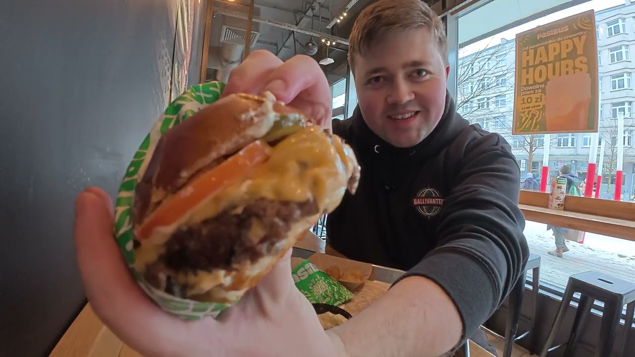 Trying Pasibus for the First Time 🇵🇱 Is This Poland&rsquo;s Best Burger?