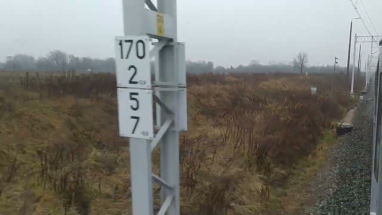 Przejazd Zduńska Wola Płd - Podg.Gajewnniki z Okna Pociągu TLK 45102 Flisak, w Sobote 13.12.2025r.