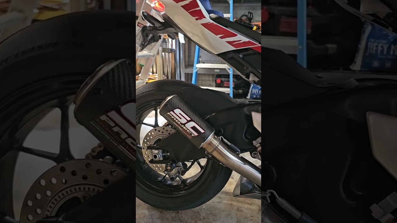 Honda CBR1000RR-R Fireblade SP Exhaust Comparison