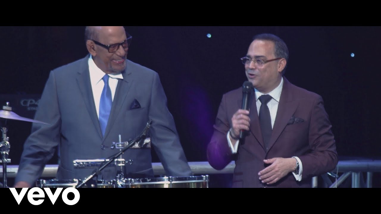 Gilberto Santa Rosa - Agua que Cae del Cielo (Lluvia) (En Vivo) ft. Willie Rosario