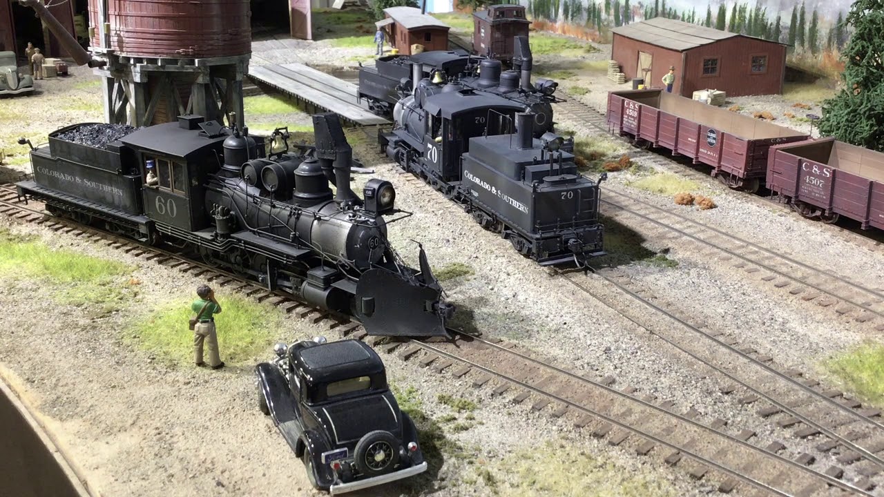 Keith Stamper - On3 model train layout. Action at the roundhouse