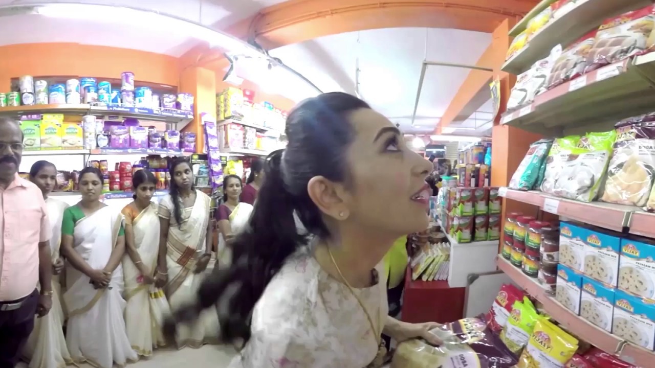 Karishma Kapoor Shopping at Moolans Supermarket